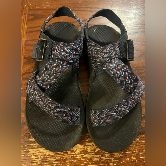 Chaco Other - Chaco Black and Zigzag Pattern Sandals